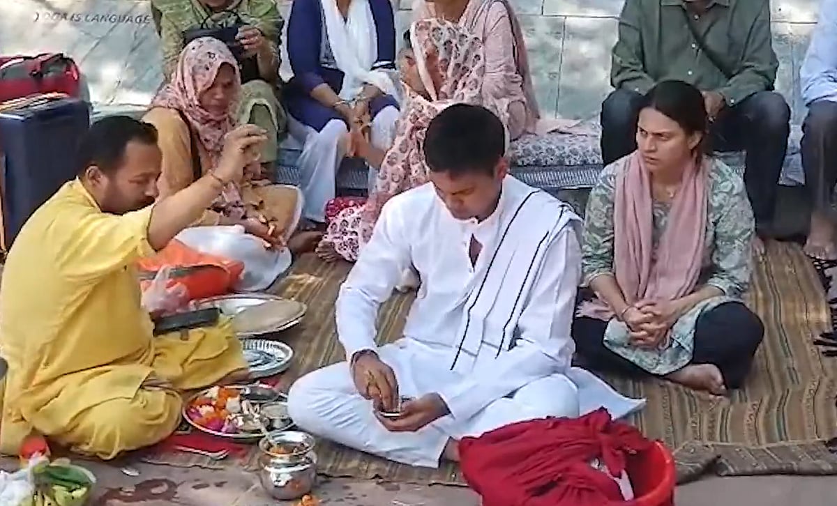 VIDEO: Emotional Scenes As Twisha Sharma’s Ashes Immersed At Triveni Ghat In Rishikesh
