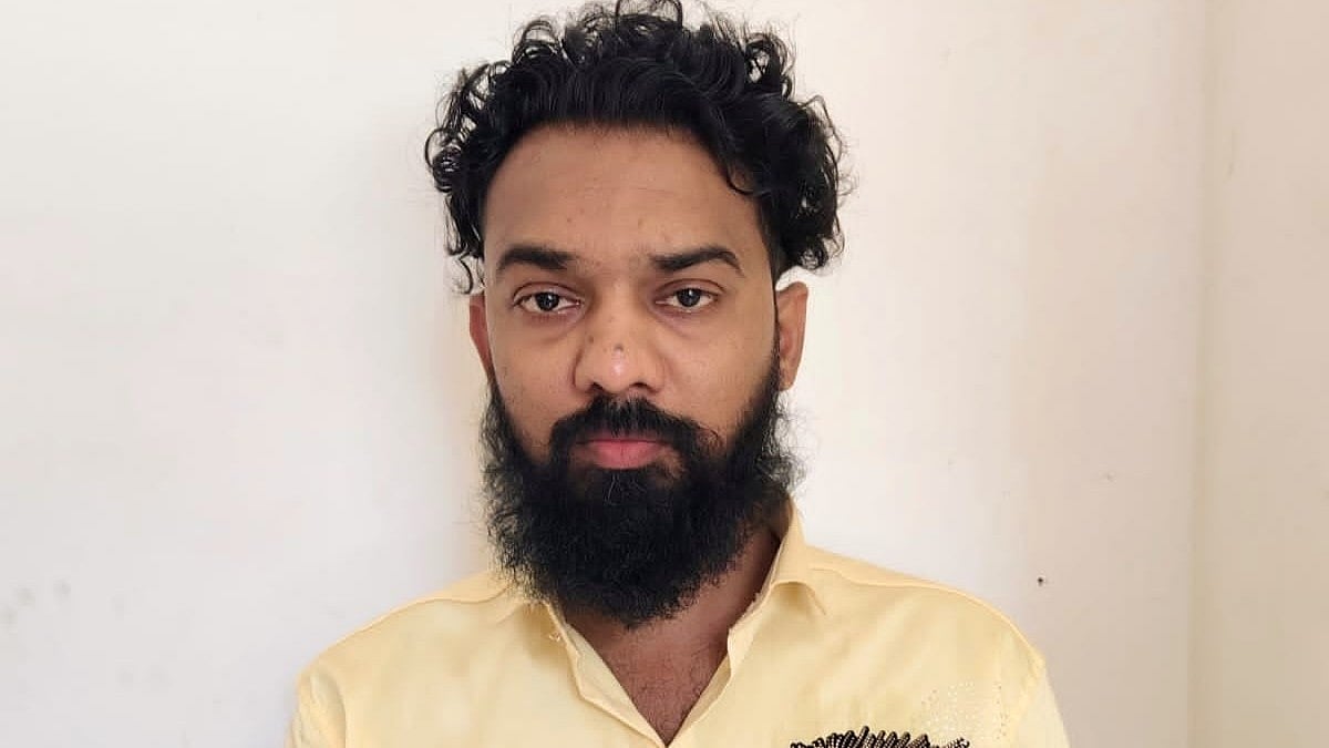 Kalyan Police Parade Pistol Threat Accused Through Rohidas Wada After Viral Video Outrage