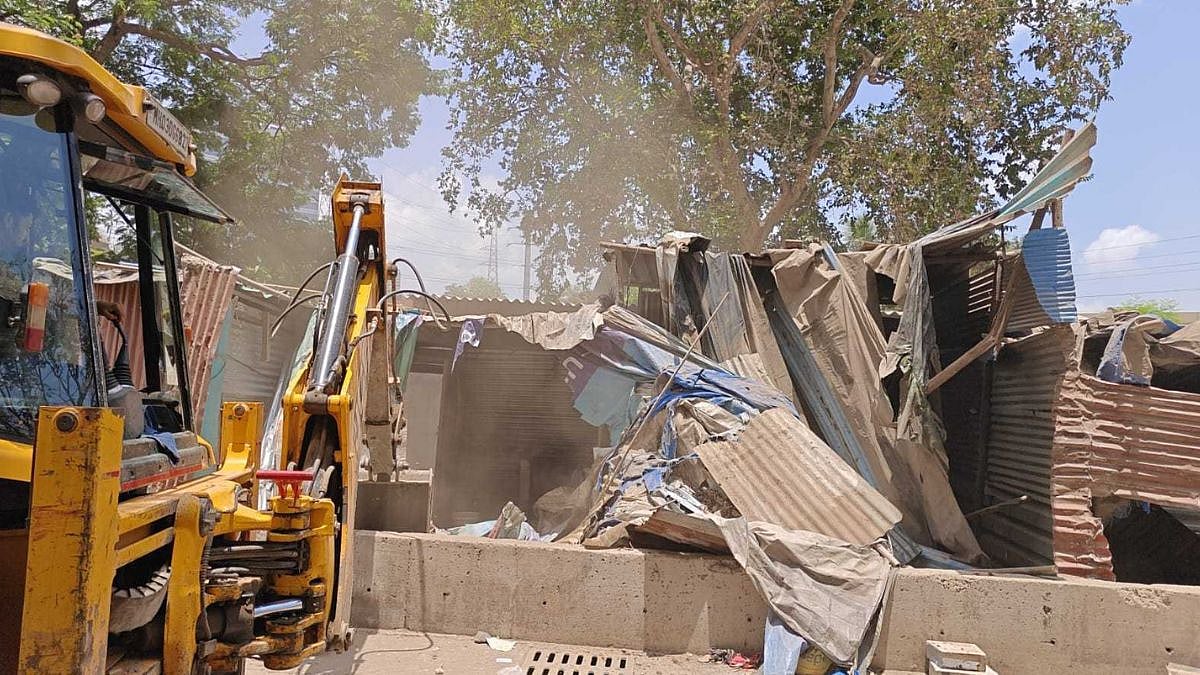 BMC Demolishes 250 Unauthorised Structures In Powai's Fukat Nagar, Miland Nagar During Major...
