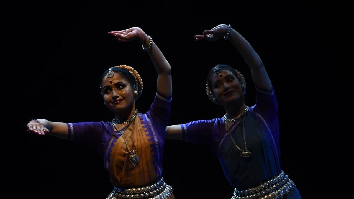 Jal Pravah Showcases Fusion Of Water And Culture At Sadaneera Samagam: Mirage Melodies Delivers Message On Water Conservation