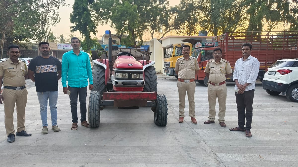 Beed Police Seize Illegal Sand & Tractor Worth ₹8.06 Lakh; Driver Escapes