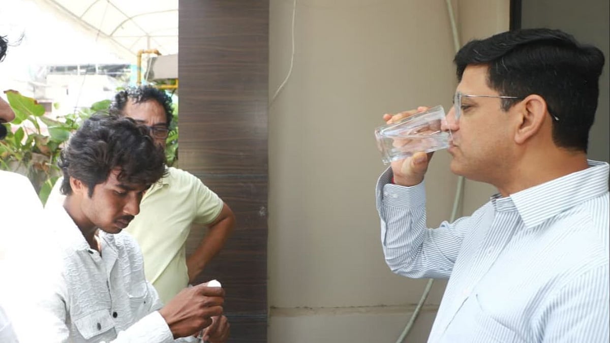 Indore Mayor Pushyamitra Bhargav Drinks Tap Water Publicly, Challenges Jitu Patwari’s ‘Toxic Water’ Claims