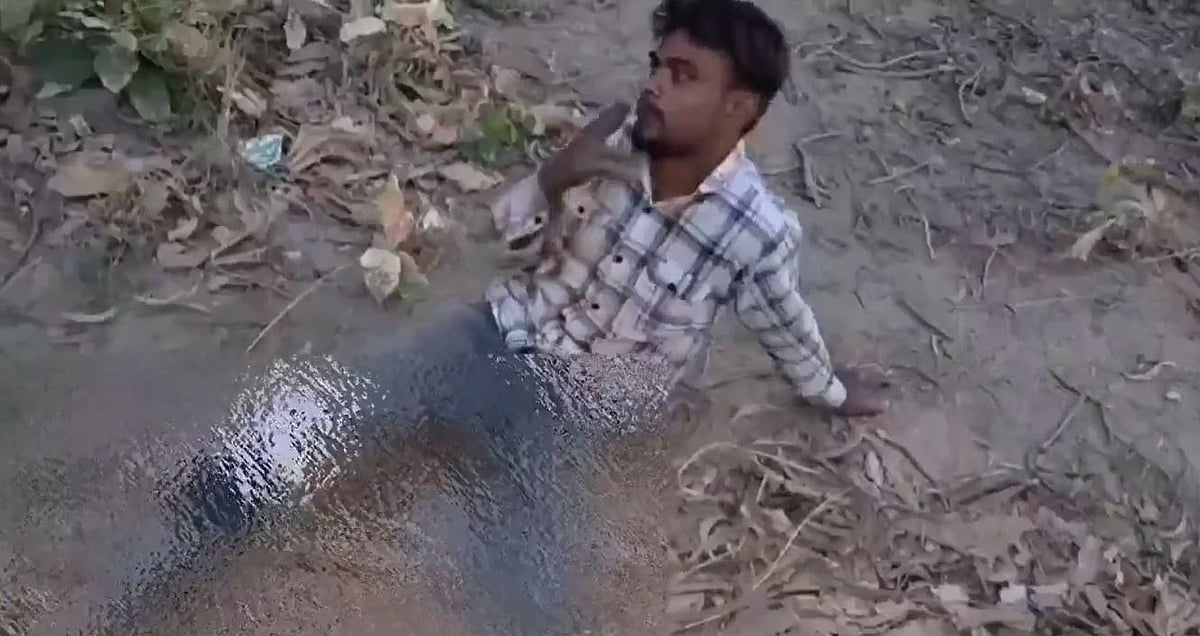 'Badi Gold Flake Pilawa Do': History Sheeter Pleads For Cigarette After Suffering Bullet Wound In Police Encounter In UP's Muzaffarnagar - VIDEO
