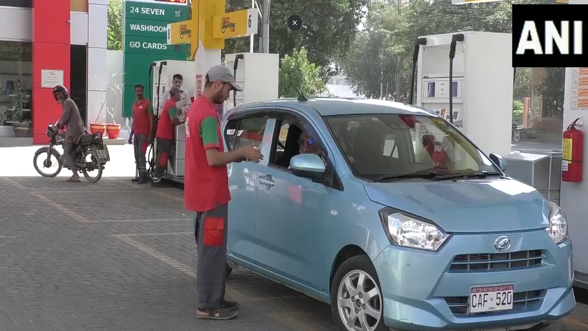 Inflation At 300% And Stock Markets Plunging: True Cost Of Pakistan's Energy Vulnerability