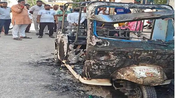 Miscreants Set Vehicles Ablaze After Dispute Over Abusive Language In Indore 