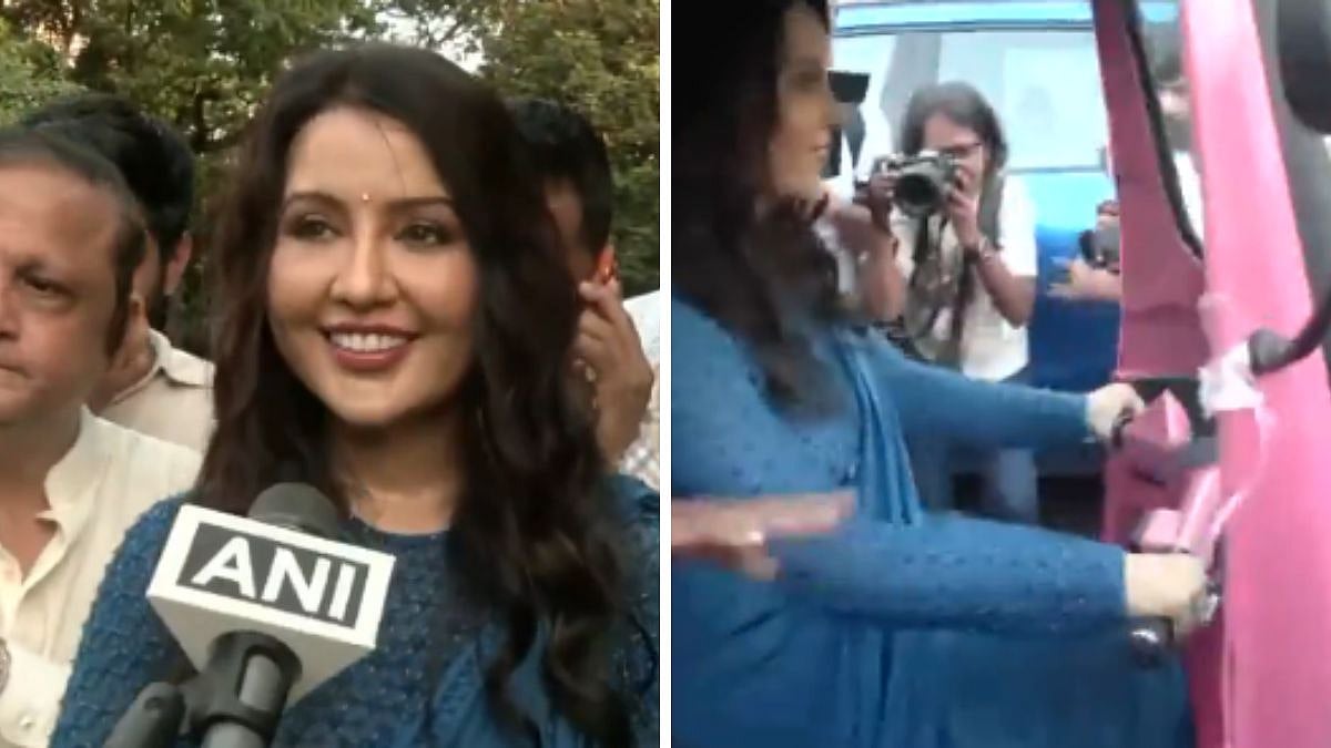 Maharashtra CM Devendra Fadnavis' Wife Amruta Drives Pink E-Rickshaw To Back Women-Led Green Mobility Program - VIDEO