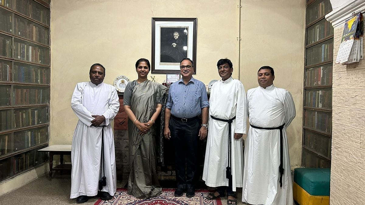 St. Stephen’s First Woman Principal Susan Elias Visits Delhi Brotherhood Society, Briefed On College Legacy & History