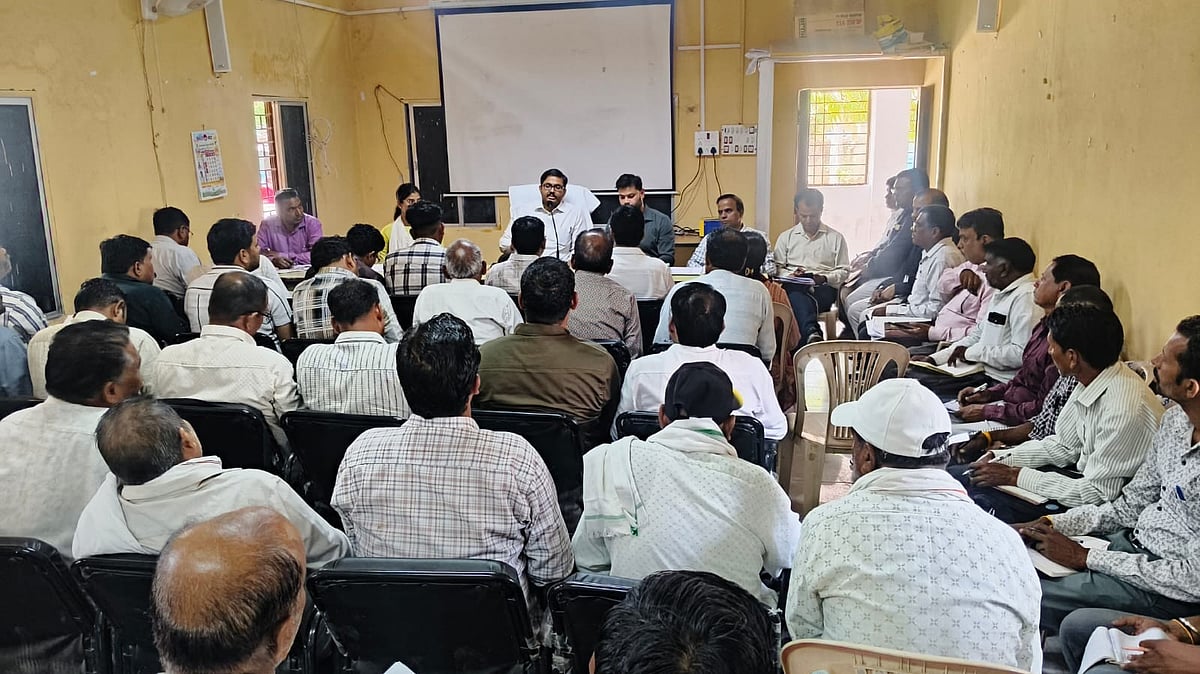 CEO Directs Completion Of MGNREGA, Jal Ganga Works By June 30 In Sardarpur