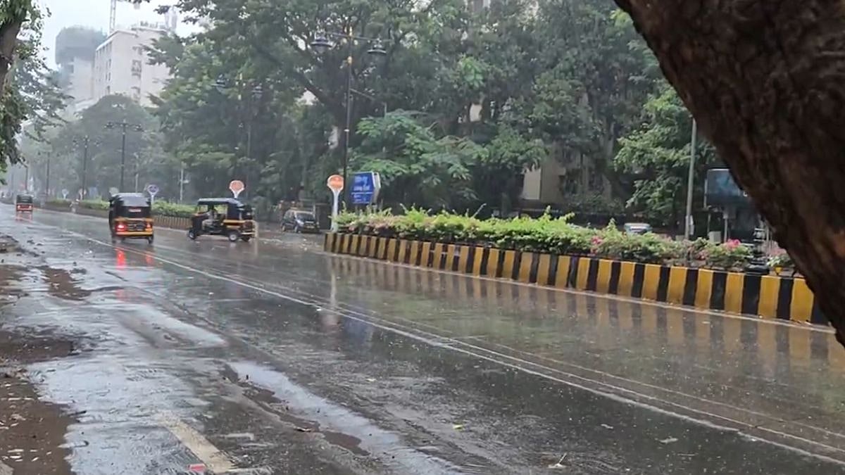 Mumbai Weather Update: City Wakes Up To Rainy Morning As SoBo, Bandra, Mulund & Mira Road Lashed By Moderate Showers; AQI Remains In Good Range