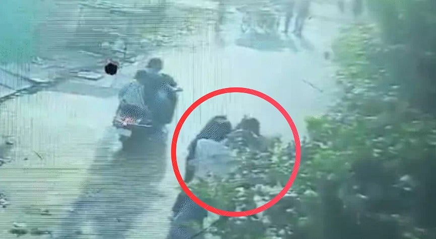 Ex-Boyfriend Attacks 23-Year-Old Woman With Knife Multiple Times In Bhopal, Leaves Her Critical-- VIDEO