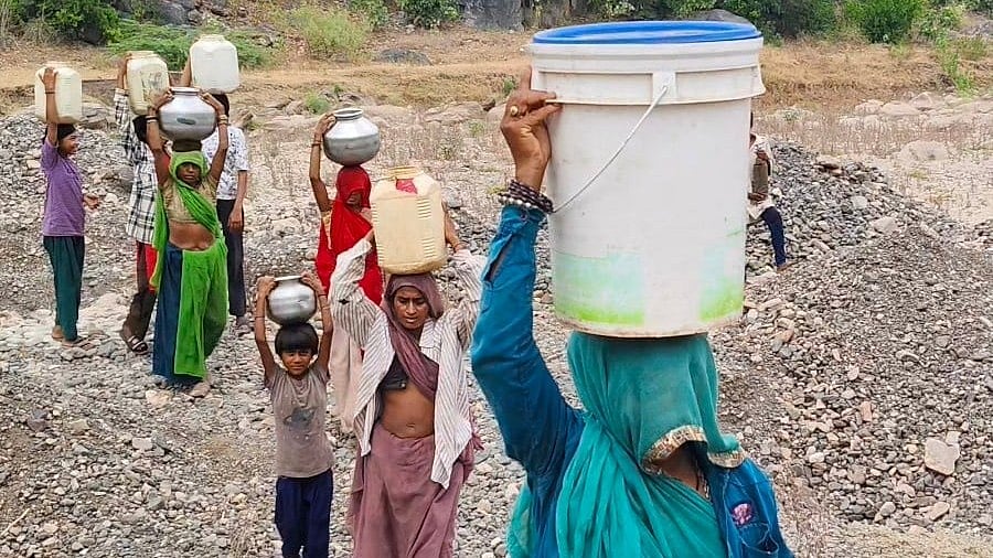 Water Crisis Deepens In Pipri Village Under Bagh Janpad Panchayat