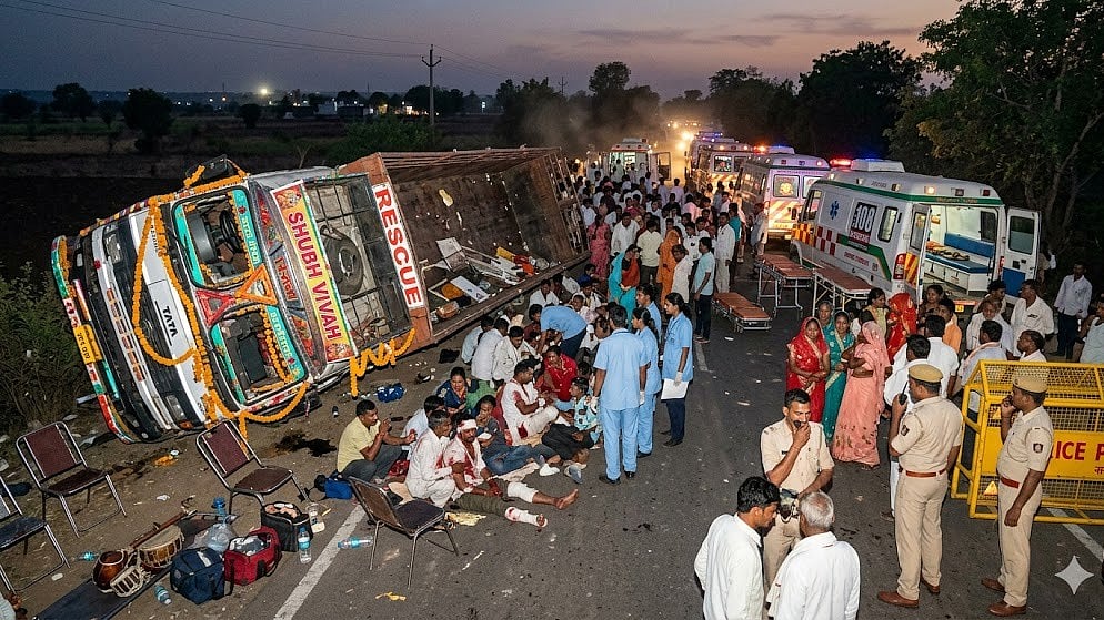 Truck Carrying 140 Wedding Guests Overturns In Khandwa; 100 Injured, 10 Critical