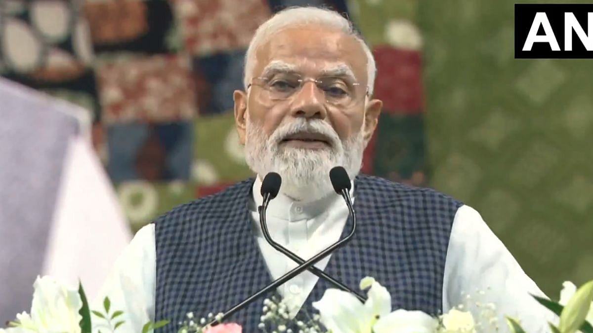 'Pessimists Who Mock Atmanirbhar Bharat Kept India Dependent': PM Modi Slams Congress 