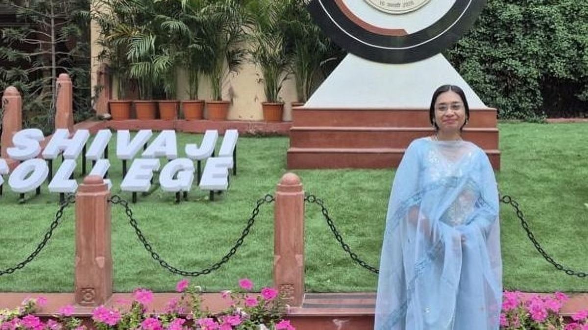 Delhi University Assistant Professor Devosmita Paul Found Murdered In Vasundhara Enclave Flat; Police Launch Investigation | Video