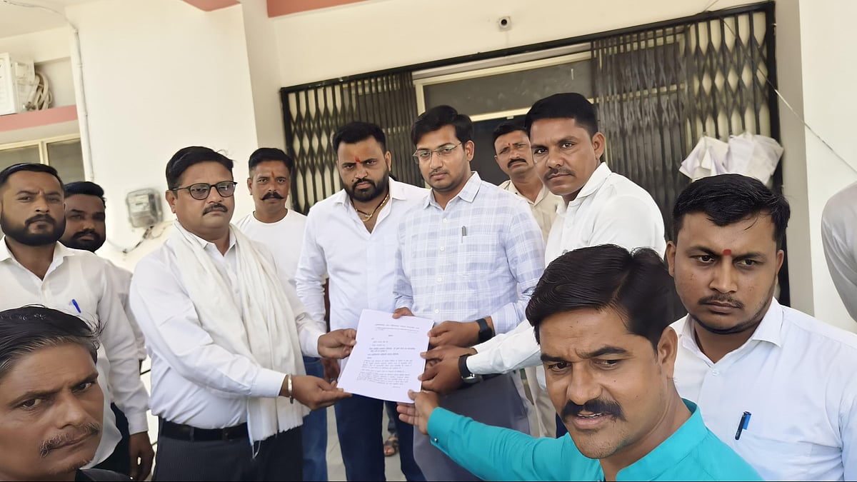 Lawyers Oppose Proposed Tehsil Office Shift In Sitamau