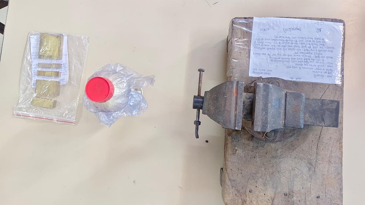 Police Bust Fake Gold Biscuit Gang; Four Held In Aalirajpur