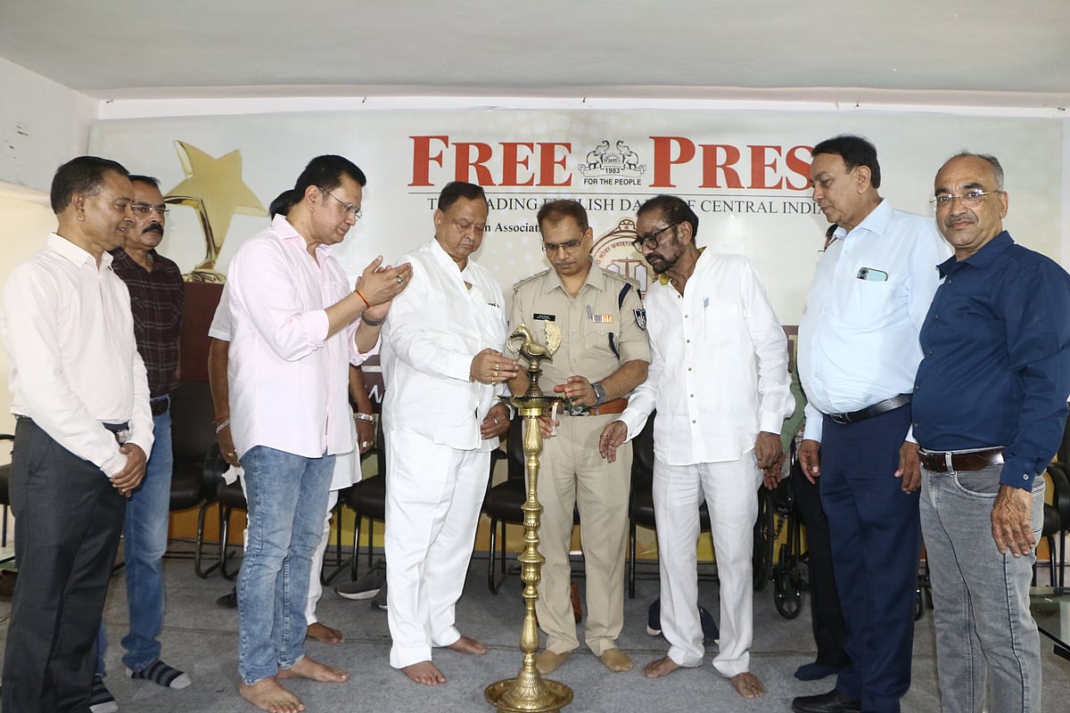 Free Press Marks 43 Glorious Years With Grand Felicitation Of  Indore Chandi Sona Jawaharat Vyapari Association Leaders -- VIDEO
