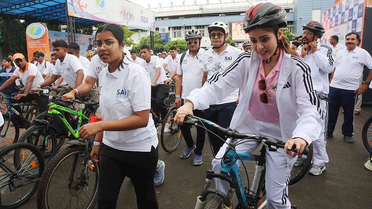 Thousands Join ‘Sunday On Cycle’ Rally In Bhopal To Promote Fitness