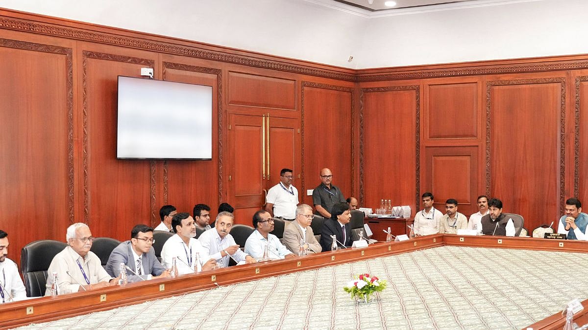 Maharashtra Approves 65 Railway Projects Under MahaRail; CM Devendra Fadnavis Aims For Level Crossing-Free State