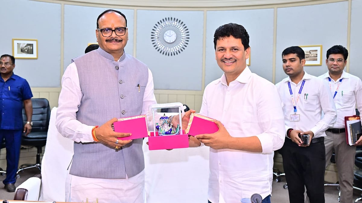 Maharashtra Explores Tech-Driven Healthcare Solutions After Study Tour To Uttar Pradesh's Innovative Health Models