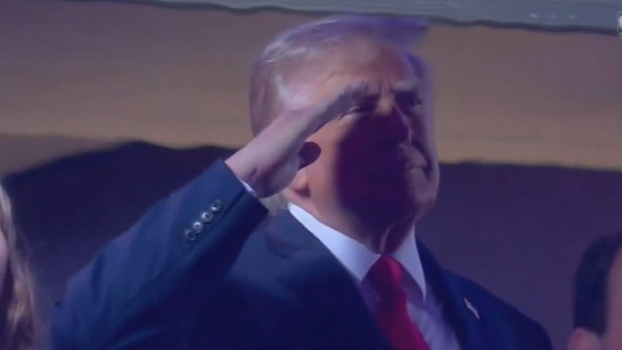 US President Donald Trump Booed At Madison Square Garden During Knicks-Spurs NBA Finals Game 3 | Video