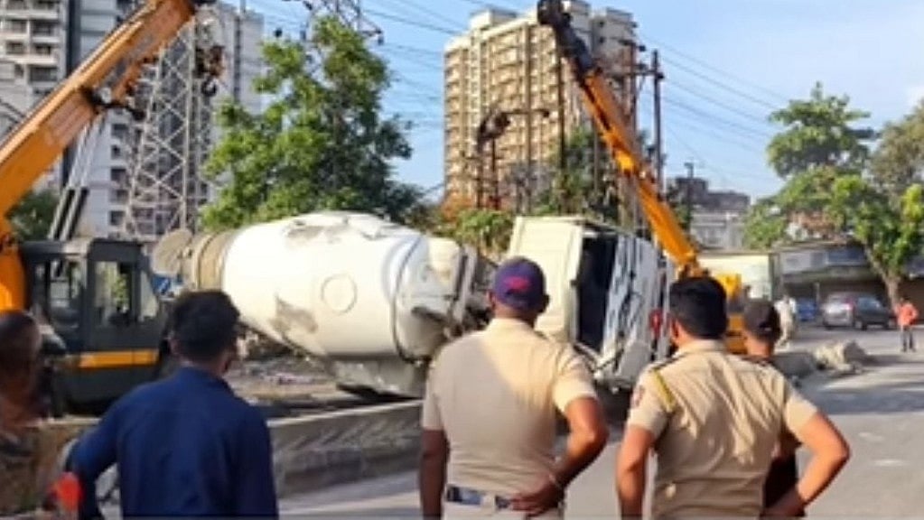 Pune: Gig Worker Killed In Horrific Accident Near Navale Bridge After Cement Mixer Overturns