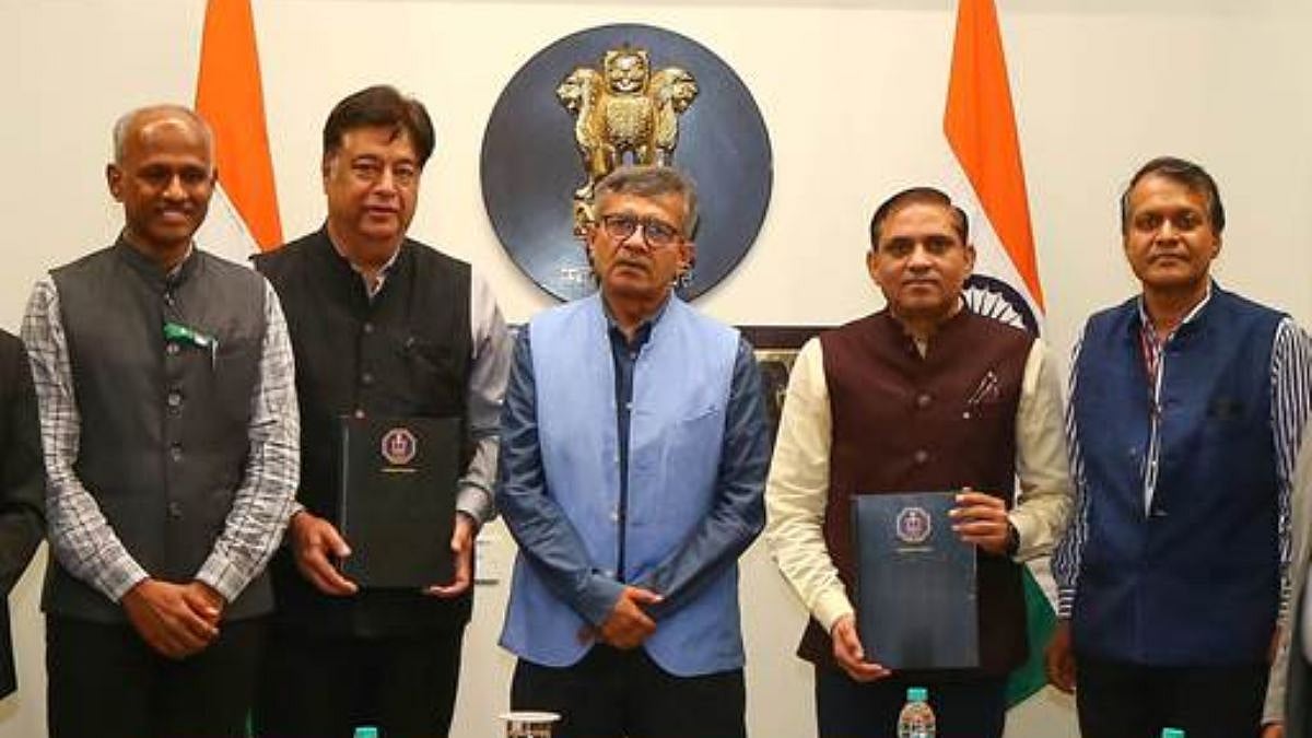 Defence Ministry Signs ₹449 Crore Deal For Indigenous Satellite System Jammers For Indian Navy
