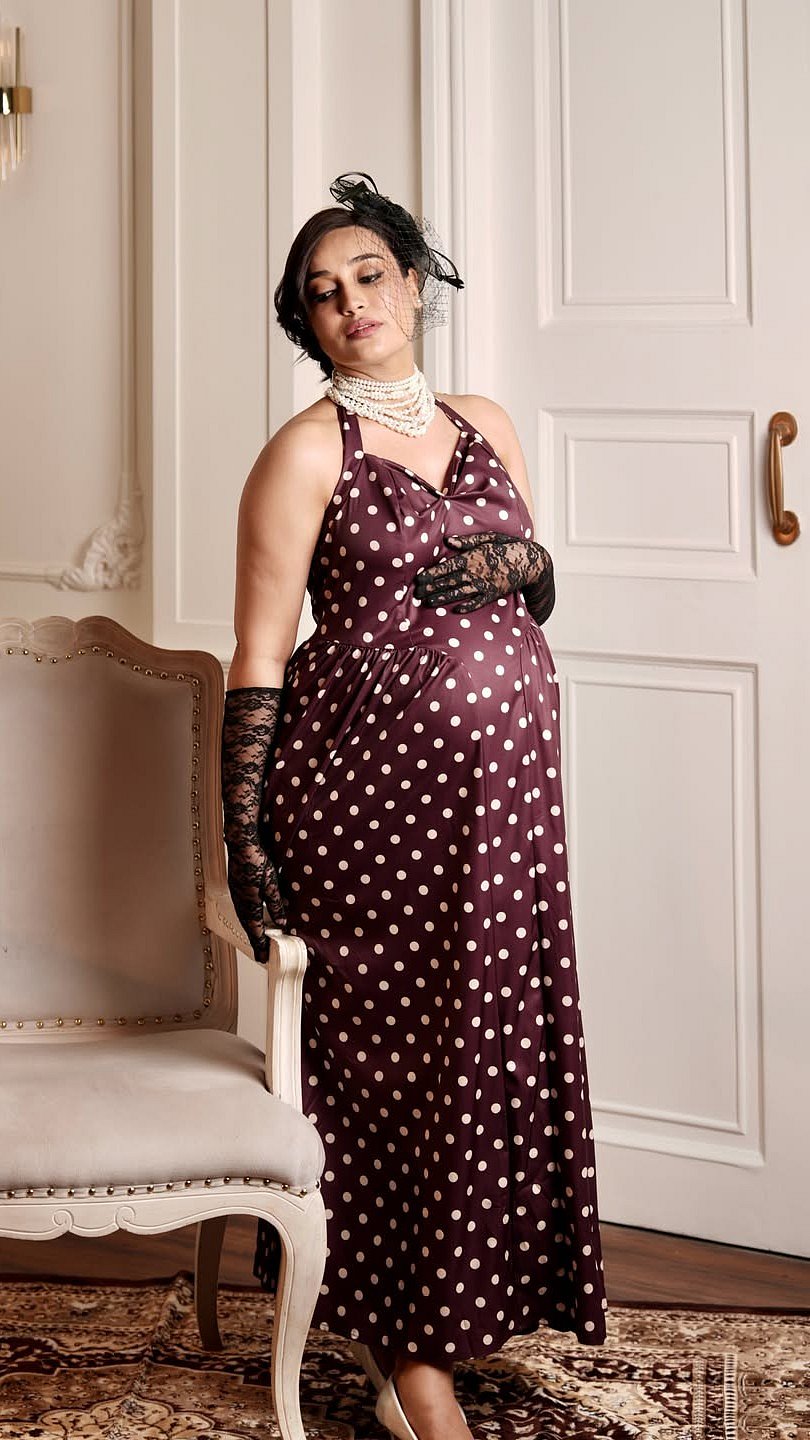 Surbhi Jyoti is continuing to document her pregnancy journey in style. The actress recently shared a fresh set of maternity photos that quickly won over fans online