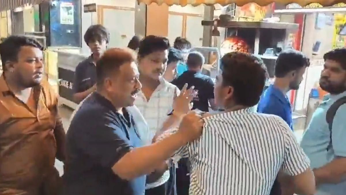 MNS Workers Confront Public Drunkards Near Chhatrapati Shivaji Maharaj Statue In Mira Road