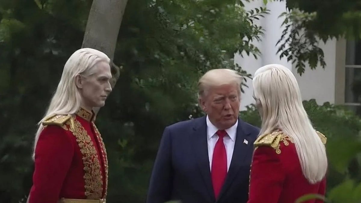Donald Trump's Photo Meeting 'Unknown Figures' Goes Viral: Here's The Truth Behind The Image