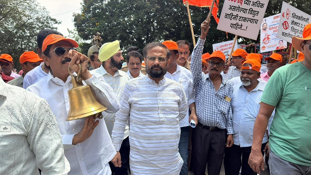 MP Naresh Mhaske Leads Protests Outside MSEDCL Offices In Airoli & Belapur Over Power Cuts, Transformer Failures, And Negligence