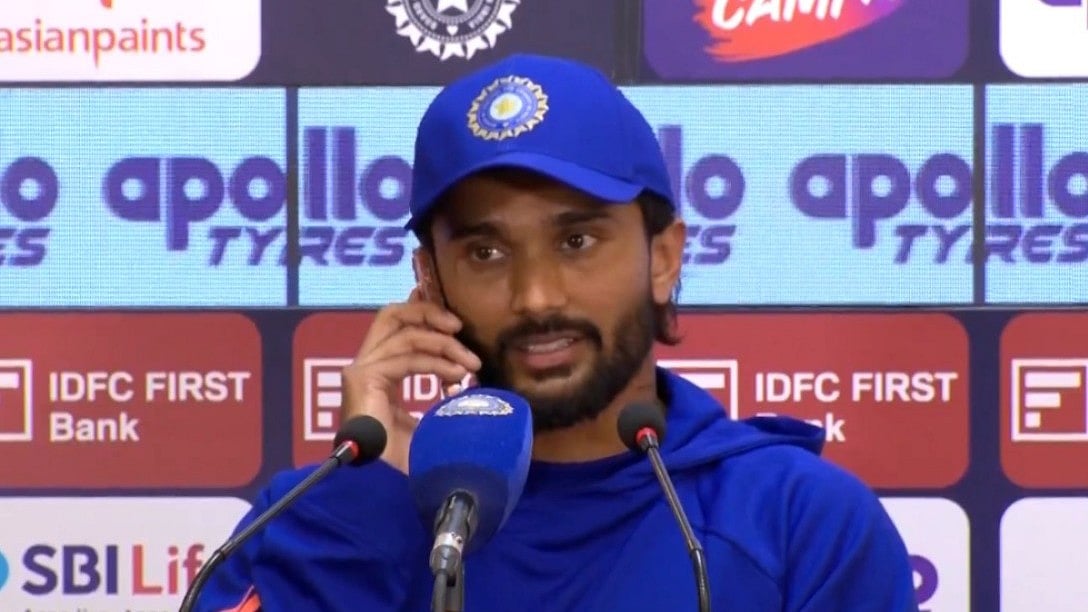 'Amma, I'll Call You Back': Nitish Kumar Reddy Pauses Post-Match Press Conference To Answer Mother's Call; Fans Say 'Priorities Matter'