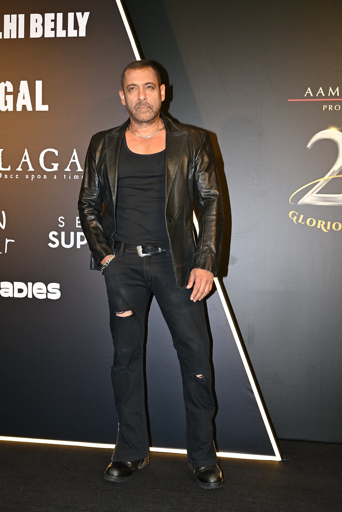 Salman Khan's all-black moment at the bash