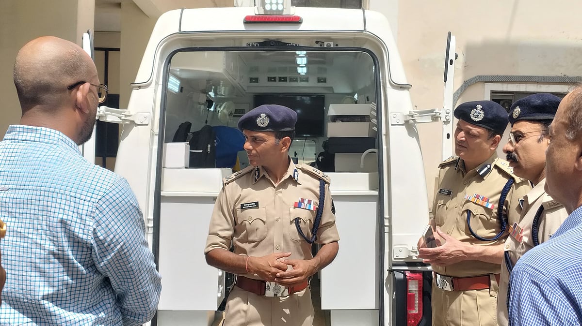 Indore Police Get Four Mobile Forensic Vans