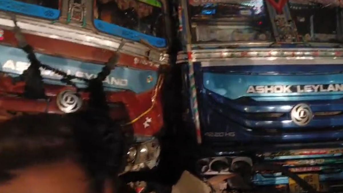 Thane Accident: 2 Trucks Crash Near Cine Wonder Mall In Kapurbawadi; Visuals Surface