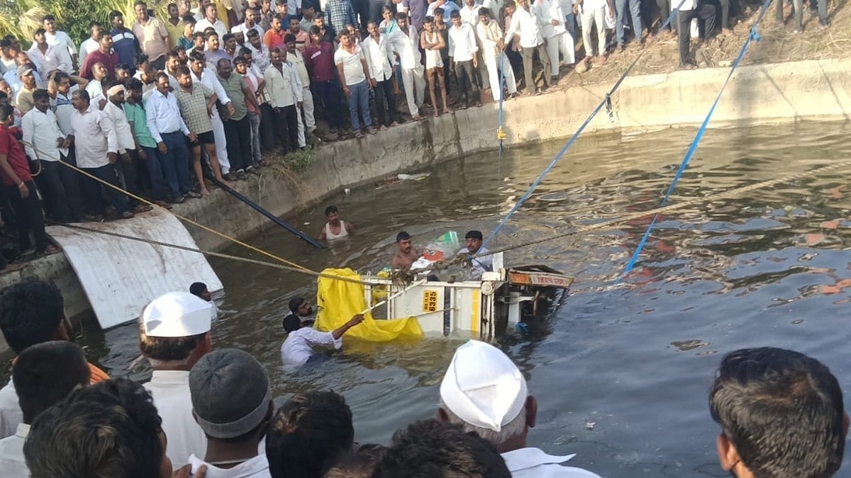 Solapur Accident: Eight Killed, Seven Injured After Pickup Vehicle Carrying Temple Devotees Falls Into Well In Malshiras