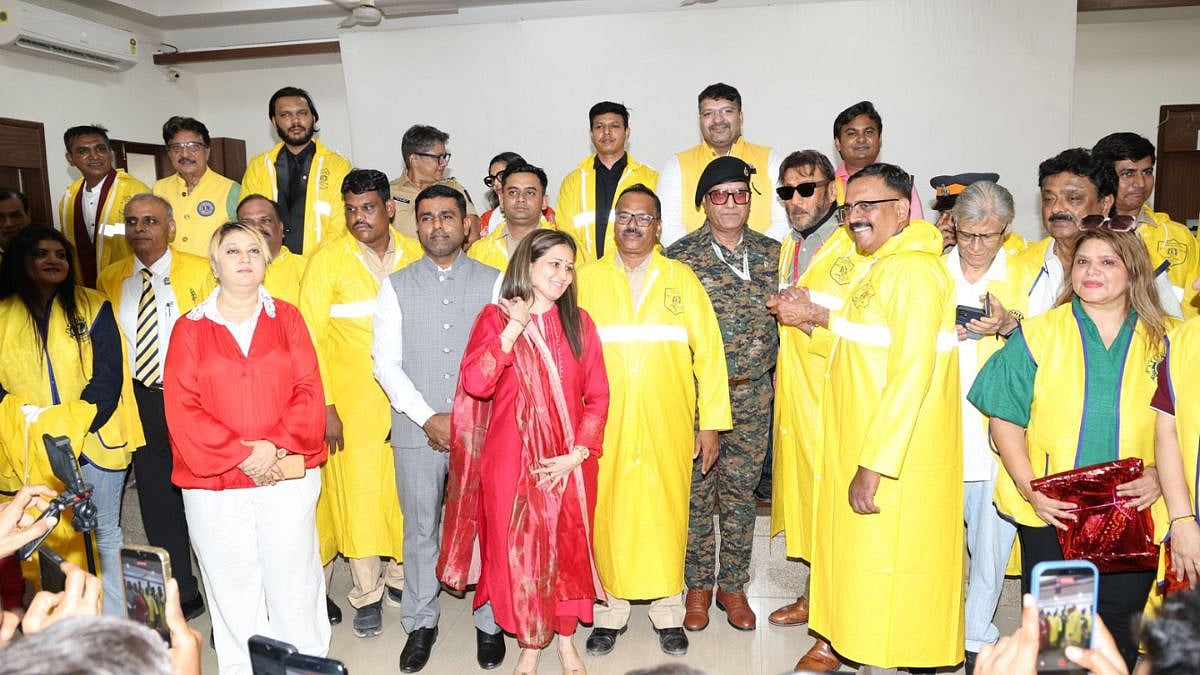 Mumbai Police Personnel Across 7 Police Stations To Receive Raincoats In Monsoon Support Drive
