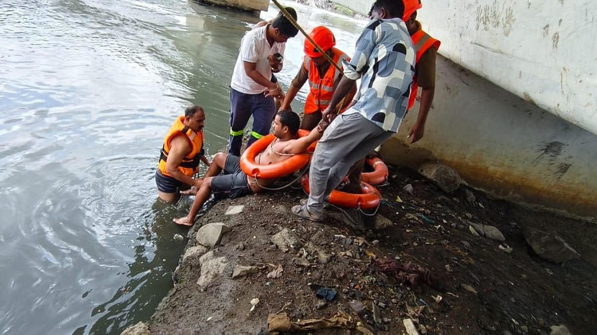 Thane Fire Brigade Personnel Rescue 30-Year-Old Man From Kalwa Creek In Swift 15-Minute Operation