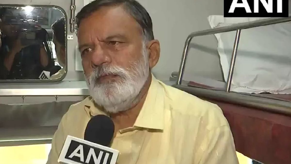 'I Am With Uddhav Thackeray': Nashik MP Rajabhau Waje Clarifies Stand Amid 'Operation Tiger' Buzz