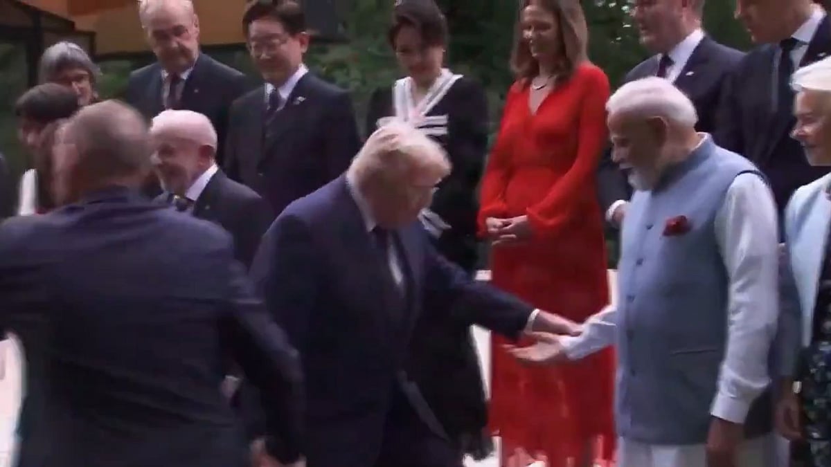 G7 Summit 2026: Donald Trump Holds PM Modi's Wrist While Climbing Stairs|Watch