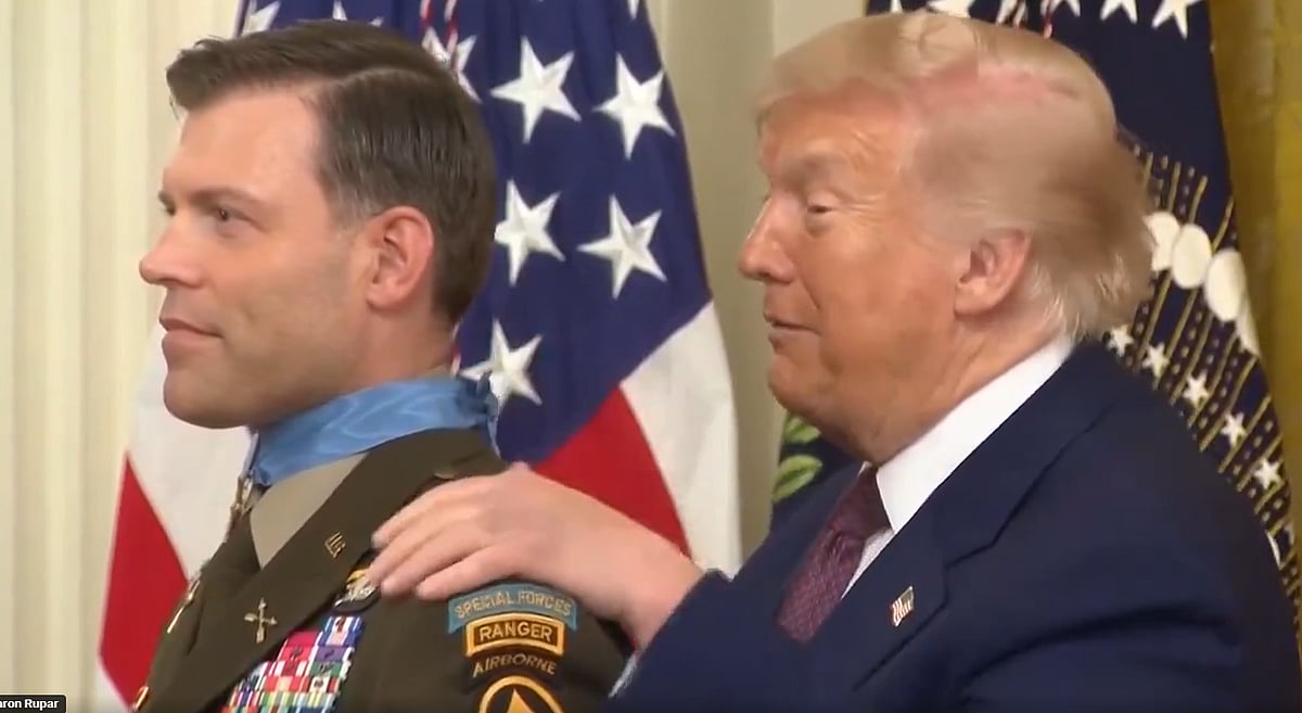 WATCH: Donald Trump Fails To Clip Medal Of Honour Around Retired Army Major's Neck; Ties Knot Instead 