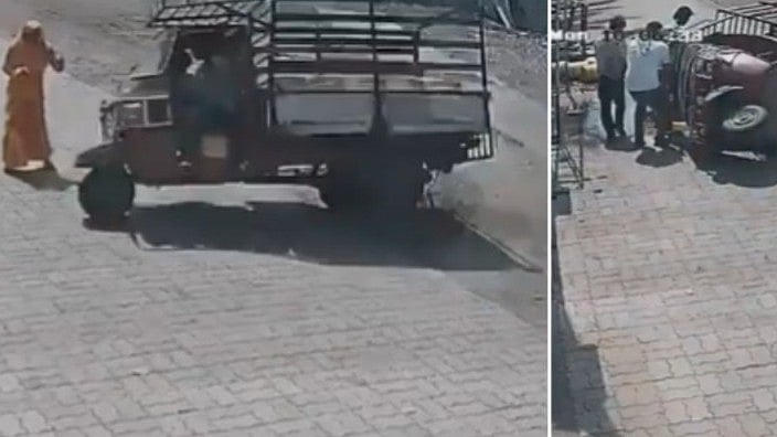 Woman Seriously Injured After Overloaded E-Rickshaw Overturns On Her In MP's Vidisha-- VIDEO