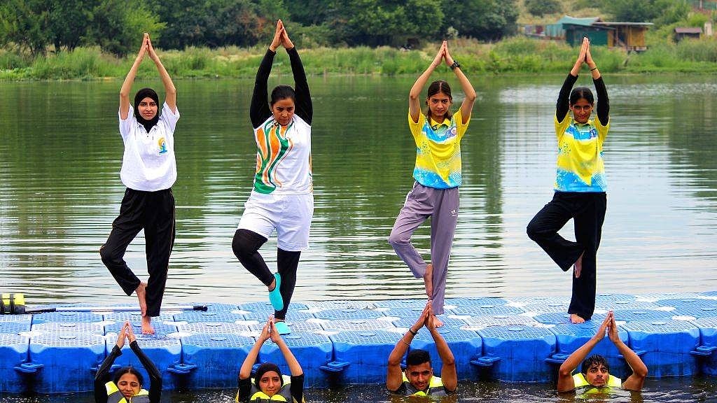International Yoga Day 2026: First Floating Yoga Session Held In Jammu & Kashmir's Pokhribal Lake; Take A Look!