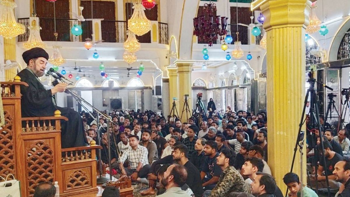 Ayatollah Khamenei Poster Controversy: Shia Cleric Maulana Kalbe Jawad Questions Alleged Removal Drive Across UP