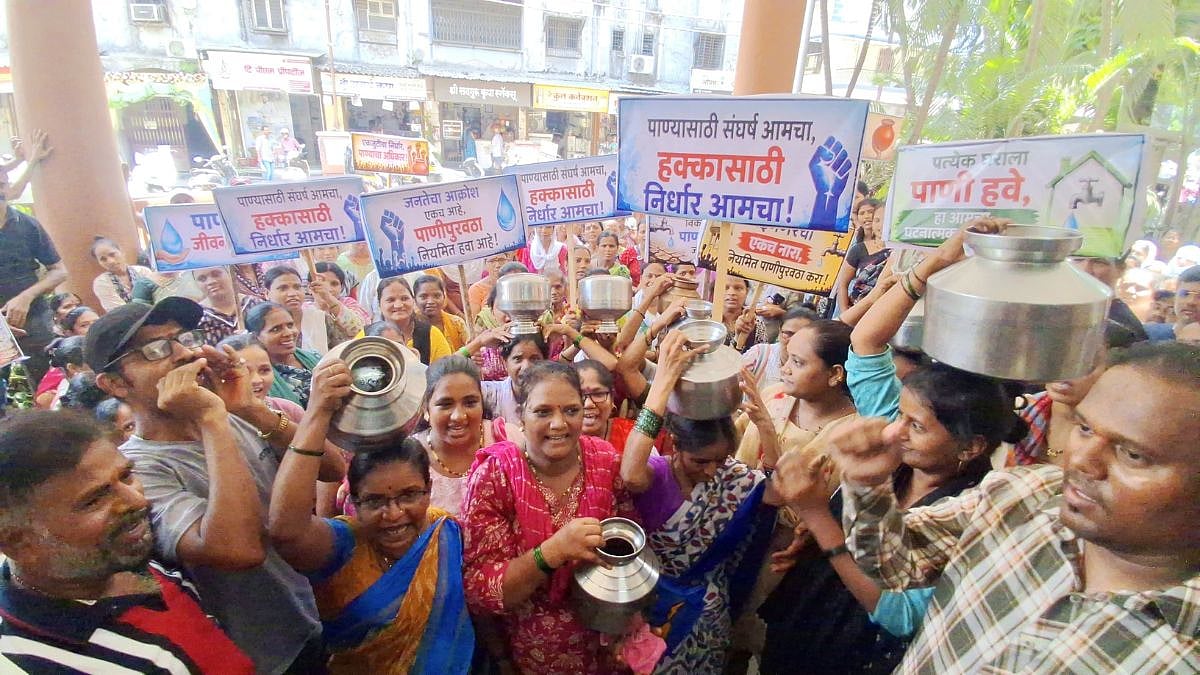 Dombivli Water Crisis: Hundreds Of Women Gherao KDMC H-Ward Office Over 3-Month Supply Disruption