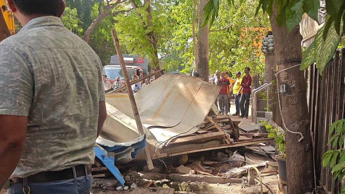 Mumbai: BMC Demolishes 9 Illegal Shops In Andheri, Clears Footpath Encroachments On Veera Desai Road