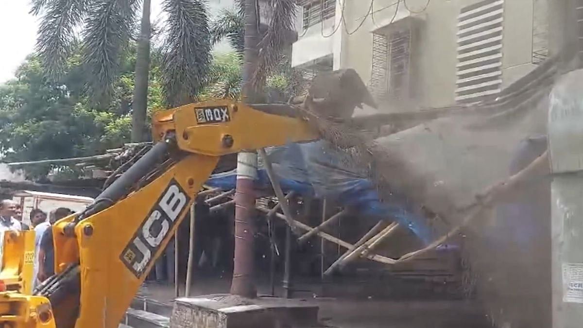 Bhiwandi Food Poisoning Case: Victim Count Rises To 107; Illegal ‘Famous Shawarma’ Outlet Faces Buldozer Action - VIDEO