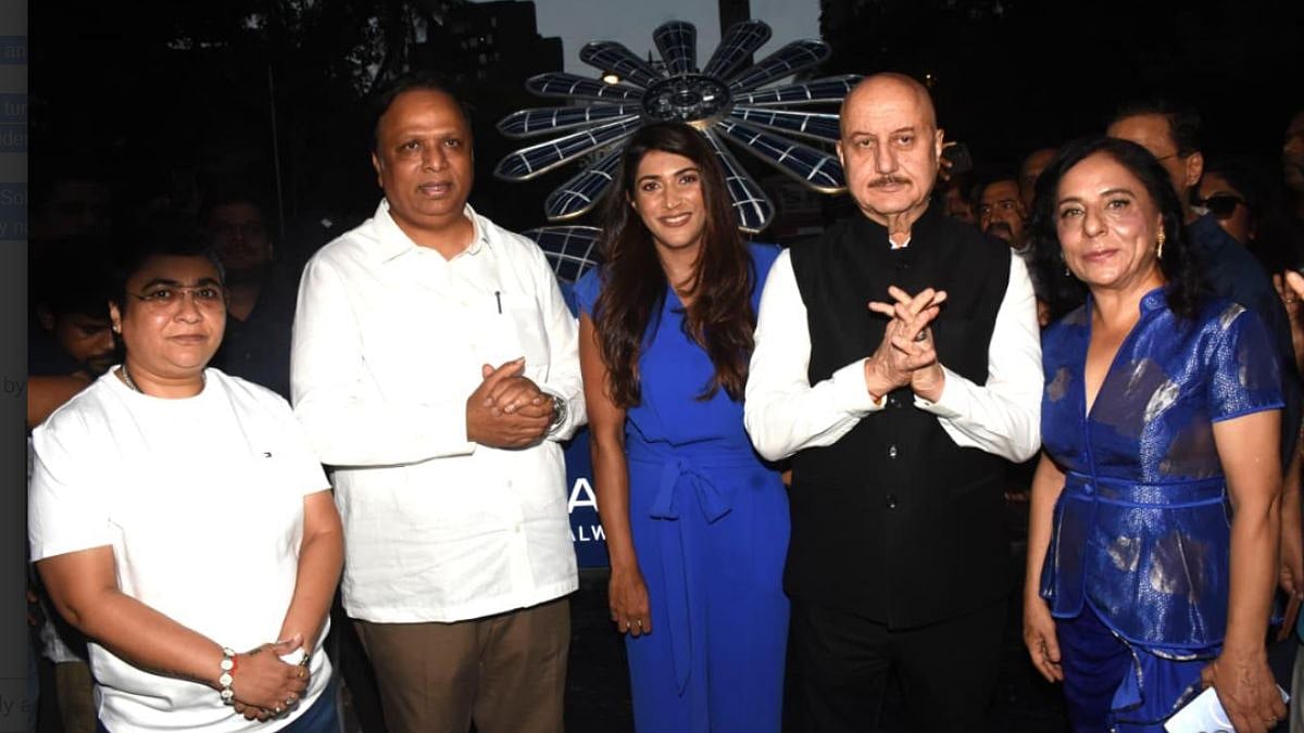 Mumbai: Solar Trees & Solar Flowers Transform Juhu Garden Junction Into Sustainable Art Landmark
