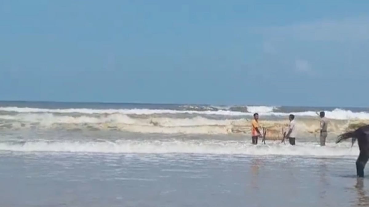 5 Tourists From Chhatrapati Sambhajinagar Drown At Ratnagiri's Ganpatipule Beach, 3 Rescued