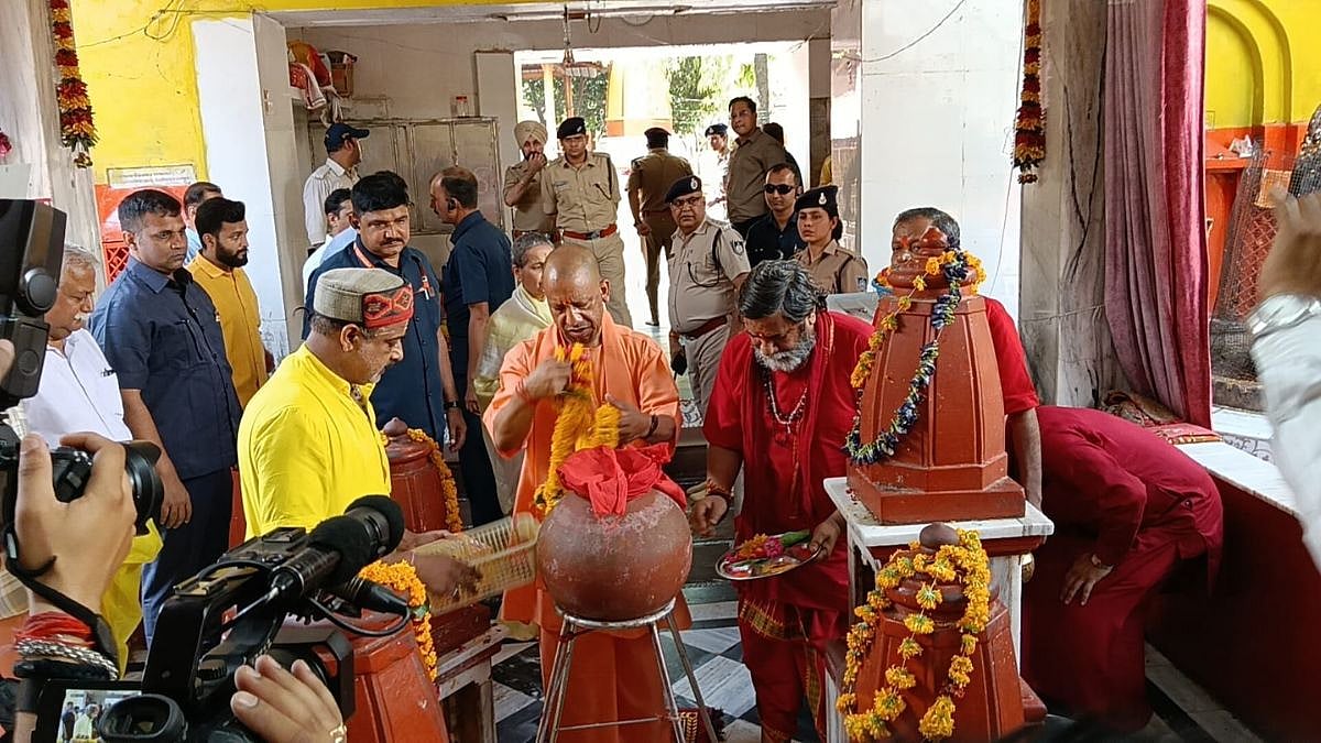 Uttar Pradesh: CM Yogi Adityanath Offers Prayers At Maa Bagulamukhi Temple In Datia, Visits Tuvan Temple In Lalitpur
